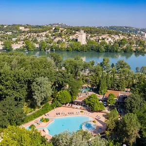 Du Pont D'avignon Camping